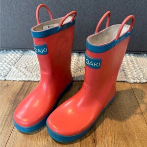 OAKI Kids Loop Handle Boots size 1